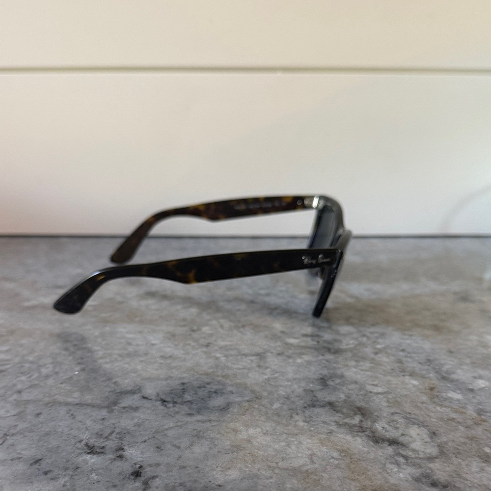 Ray-Ban Tortoiseshell Frame Sunglasses with Dark Green Lenses - Polarized - Picture 4 of 8